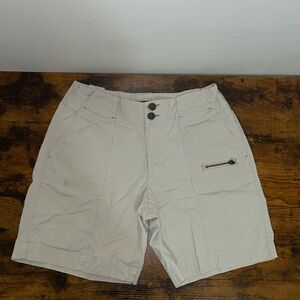 ☀️Sale☀️ Eddie Bauer Mercer Fit khaki color shorts size 4
